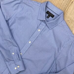 Banana Republic Non-Iron Slim Fit Dress Shirt 15-15 1/2; Sleeve length 33-34